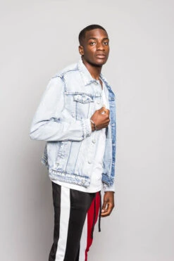 Essential Denim Trucker Jacket 33 Essential Denim Trucker Jacket -Victorious DK148 LTI 4