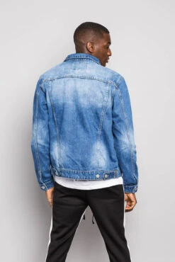 Essential Denim Trucker Jacket 20 Essential Denim Trucker Jacket -Victorious DK148 RAB 3