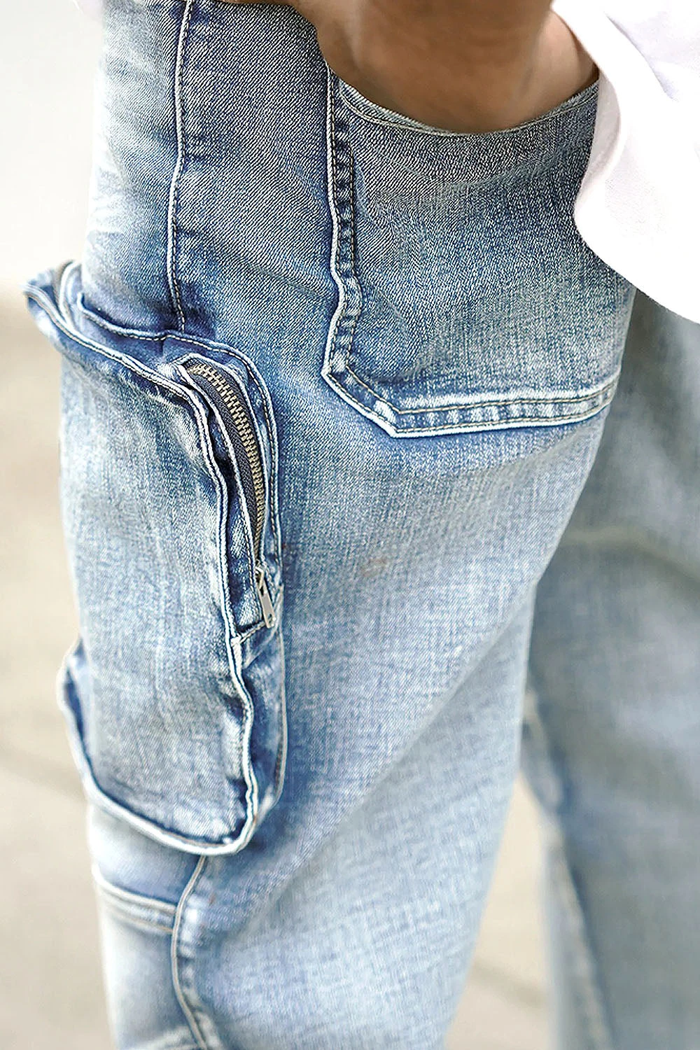 Washed Zippered Cargo Denim Jeans 7 Washed Zippered Cargo Denim Jeans - Image 7